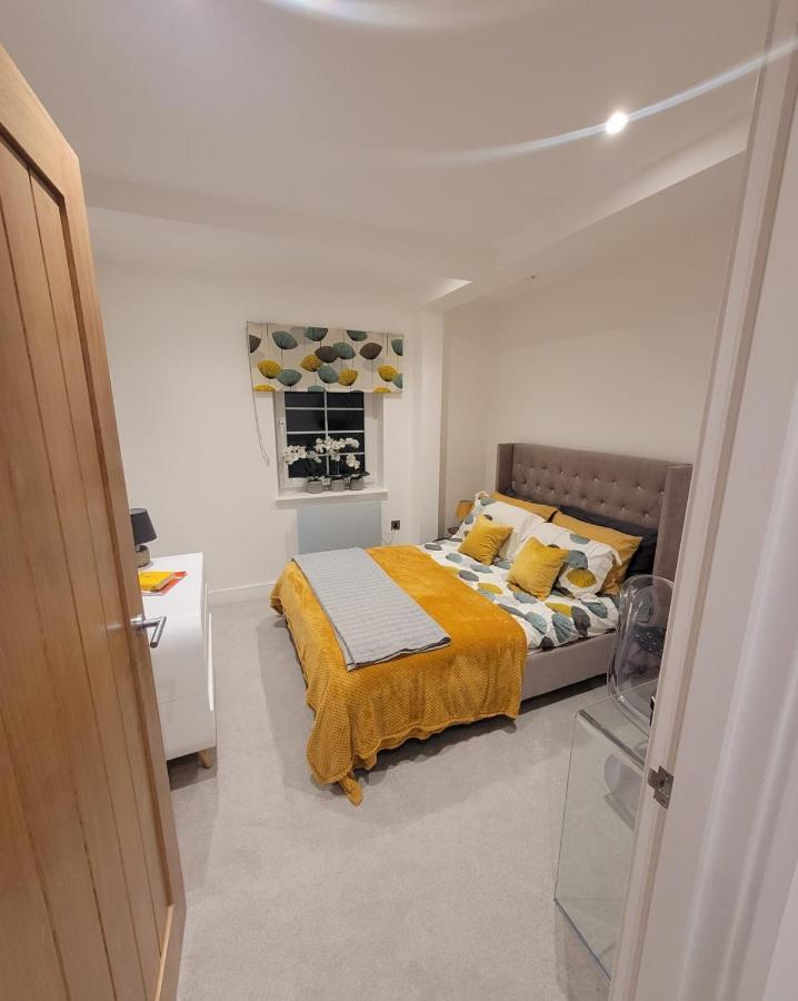 Luxury 2 Bed Apartment In The Heart Of Rochester Rochester  Dış mekan fotoğraf