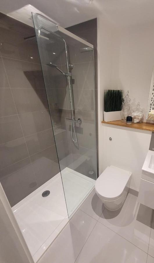 Luxury 2 Bed Apartment In The Heart Of Rochester Rochester  Dış mekan fotoğraf